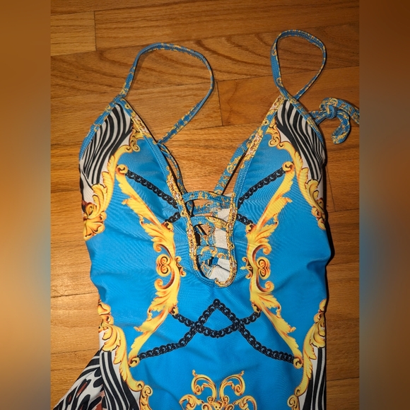 Weinicoco Women V-Neck One Piece Ruffle Swimsuit Tummy Control Monokini MEDIUM - Picture 4 of 9